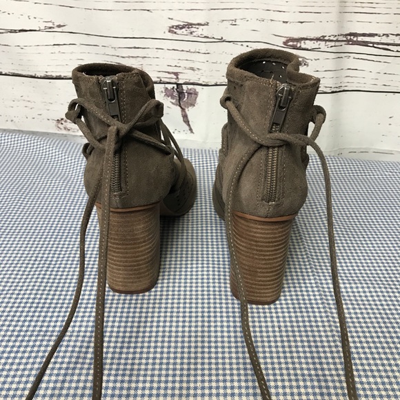 Very Volatile Open Toe Heeled Beige Booties Sz9 - Picture 8 of 8